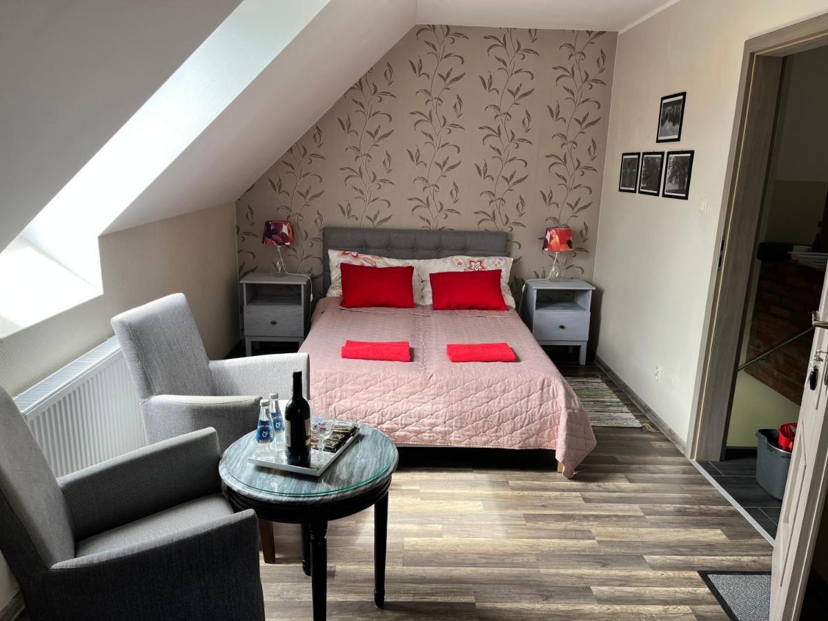 Dom W Trawach Apartment Smoldzinski Las Cameră foto